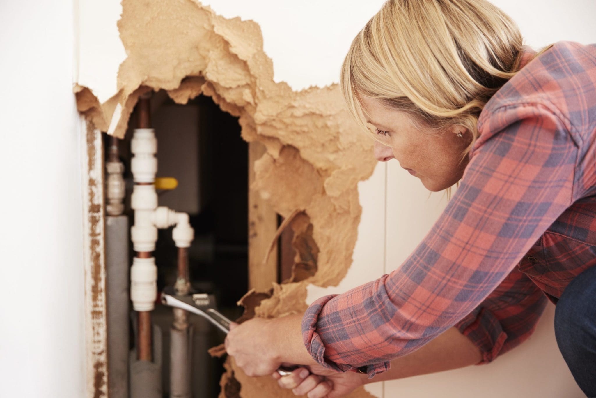 8 Signs You Desperately Need a Plumber